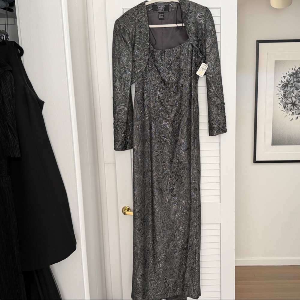 Carmen Marc Valvo Gray Dress with Jacket